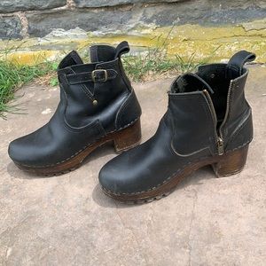 No. 6 black buckle boots